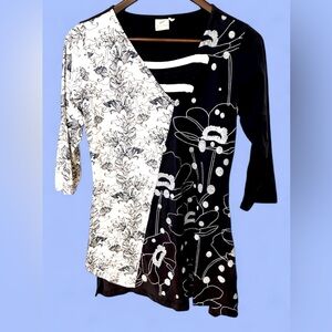 🌺Leopards & Roses printed blouse, ptp 18